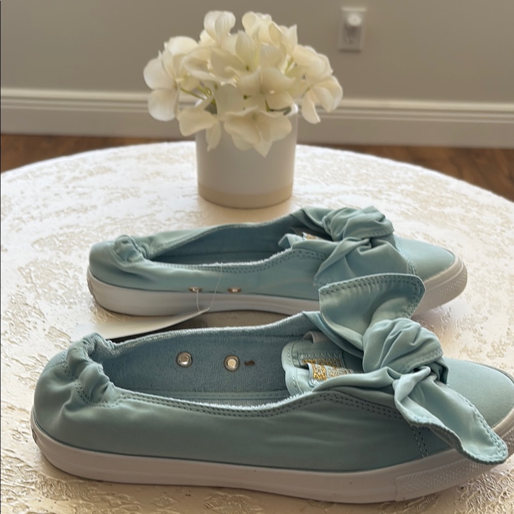 Converse Women's Light Blue Slip-On Shoes